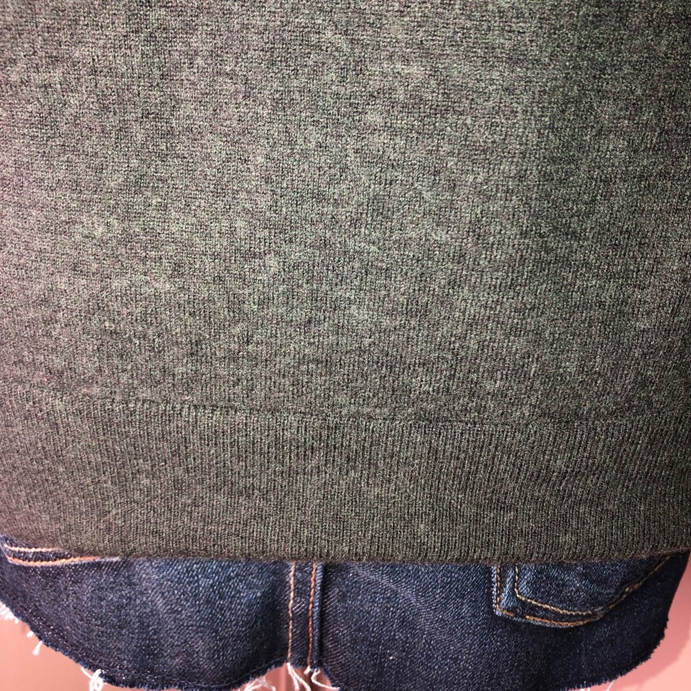 Everlane 100% Soft Wool V-Neck Sweater,Sz-XL,Color-Heathered Olive Grn/Black - Picture 10 of 11